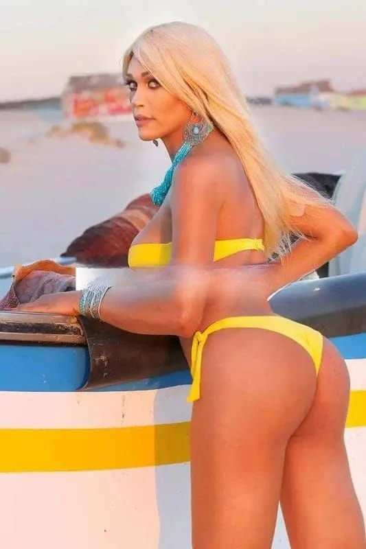 Raphaella Laurent — 6 / 7