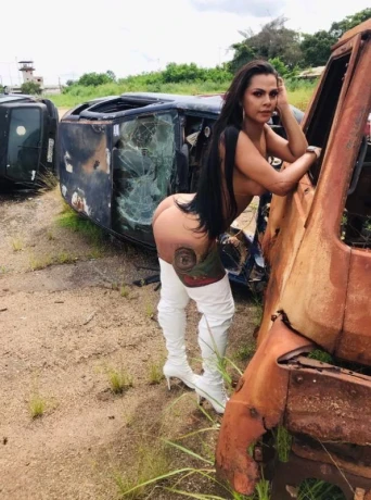 Bruna Campos — 10 / 12