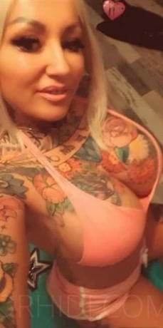 Tattoomodel Gina blond P*rno — 5 / 24
