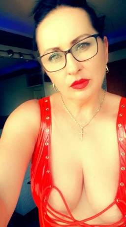 Andreea 52 — 35 / 44