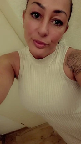 Curvy Sunny — 8 / 17