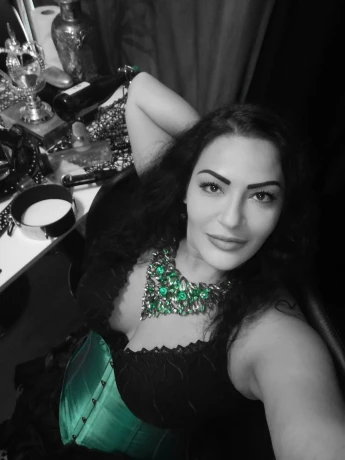 Lady Aradia — 6 / 20