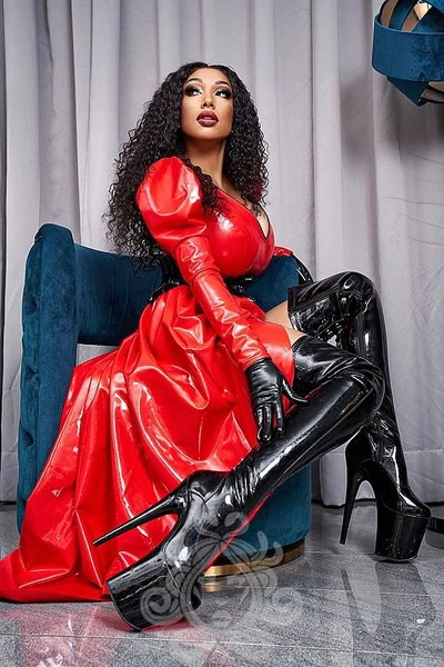 Domina Riana Bizarr Residenz Hekate — 7 / 14