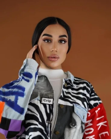 Ladyboy Leya — 5 / 12