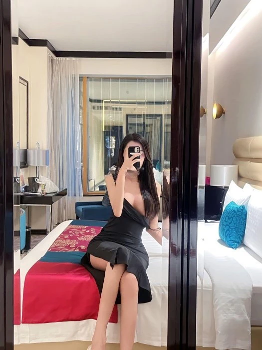 Nicolene — 2 / 3
