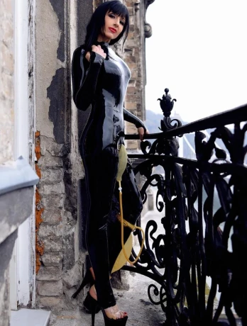 Margrethen Klassische Domina — 1 / 3