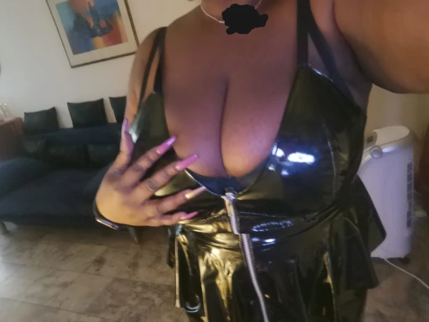 Lady Melody Pure Domina — 3 / 12