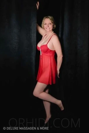 Lisa bei Deluxe Massage & more — 5 / 7