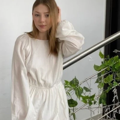 Caroline, Escort, Paris