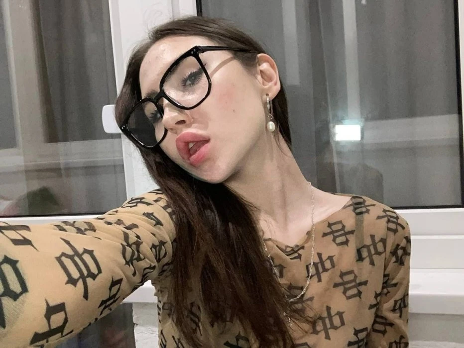 Karina — 9 / 12