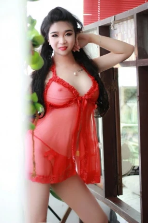 Ladyboy Sara — 1 / 3