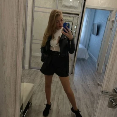 Susanna, Escort, Paris