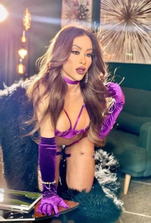 Emilly Shemalle — 9 / 14