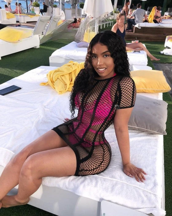Freda, Escort, Riffa