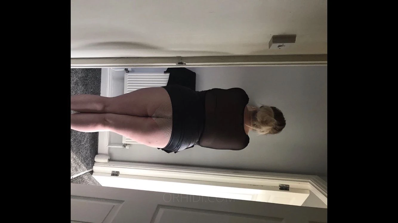 BBW_EssexSlutSam — 3 / 5