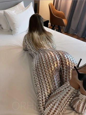 Nicole — 2 / 4