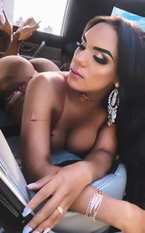 Kauanny Bacck — 7 / 10