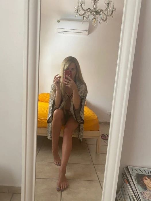 Lola — 3 / 5