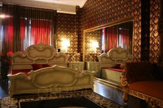 FRANZIS VILLA POMPÖS — 13 / 14