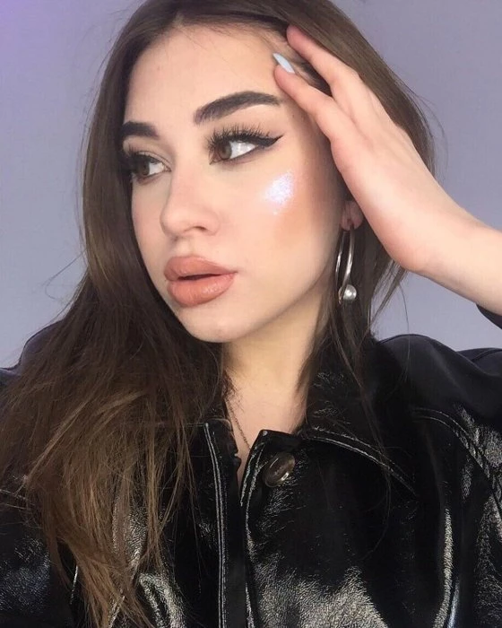 Luna — 5 / 8