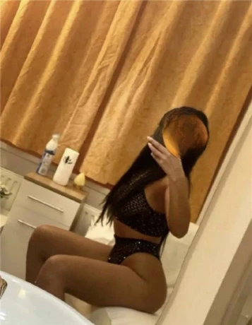 In Deiner Stadt Lisa Nur Eskort Party Girl — 1 / 3