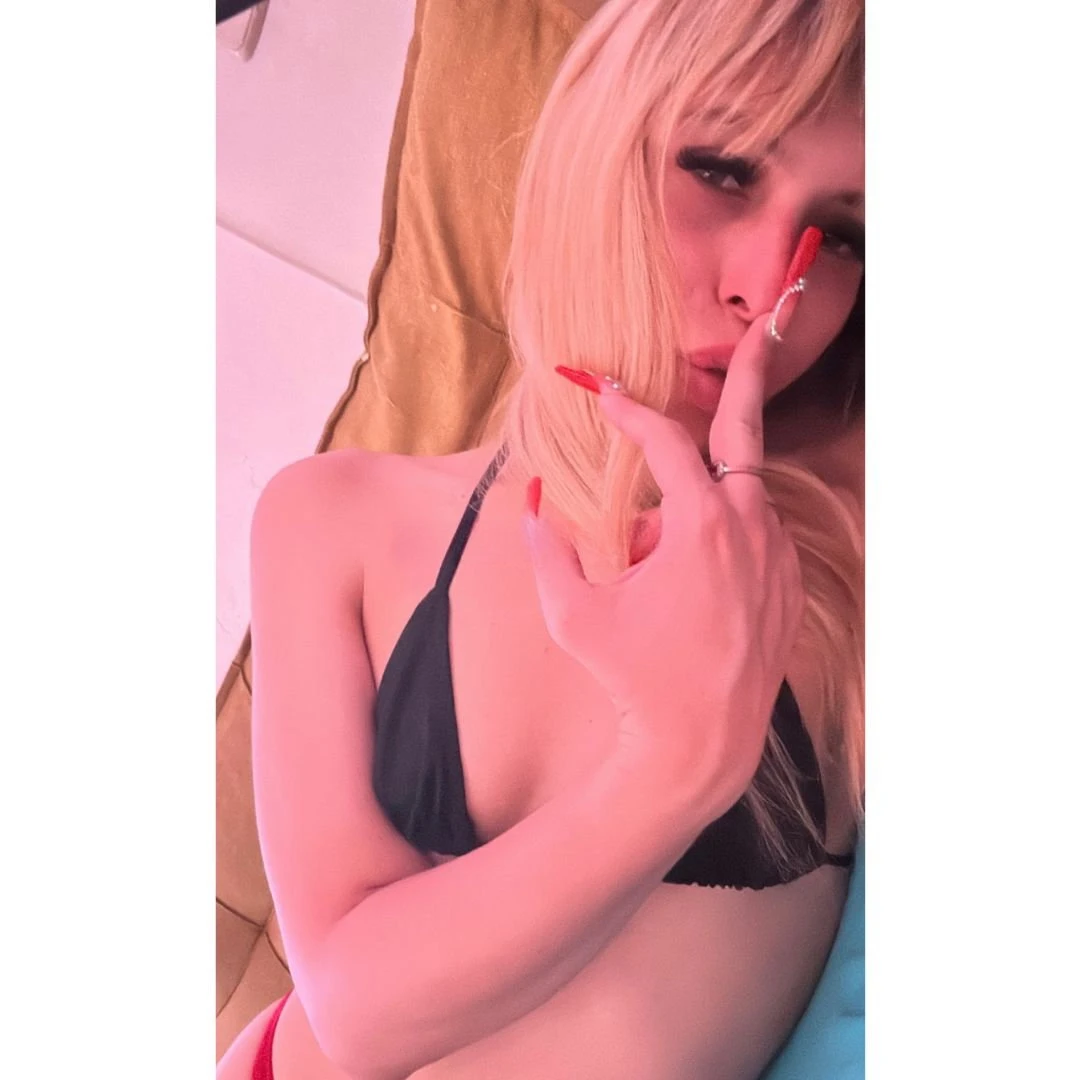 Chloe — 2 / 6