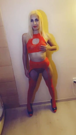 Hot Melany — 6 / 8