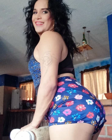 Lola Amanda Amaya — 4 / 10