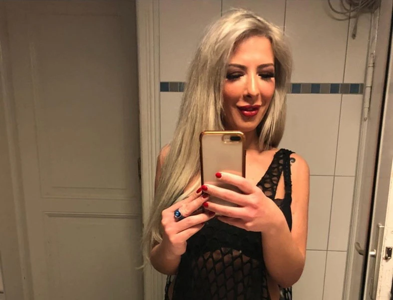 louisa-partymaus Louisa — 15 / 22