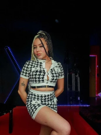 Lilly Freches Girl 18 — 6 / 8