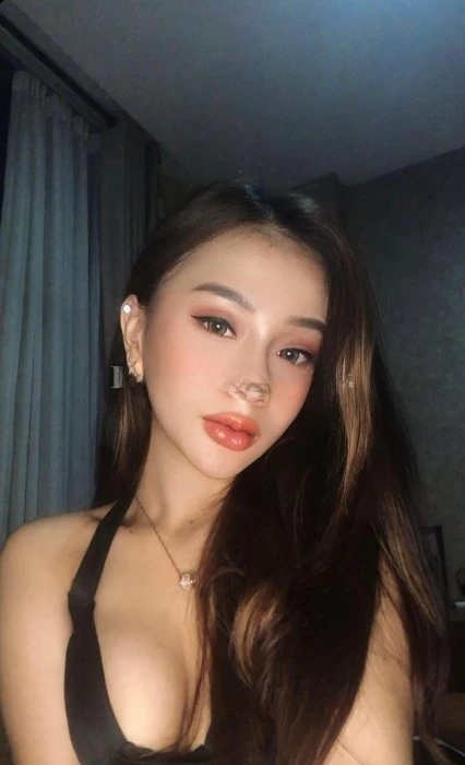 Queen — 4 / 5