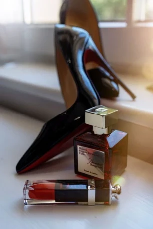 Lady Alira De Vil Im Studio Centric — 8 / 23