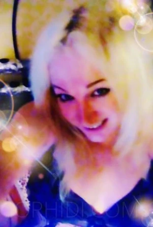 Shemale Christina — 1 / 5