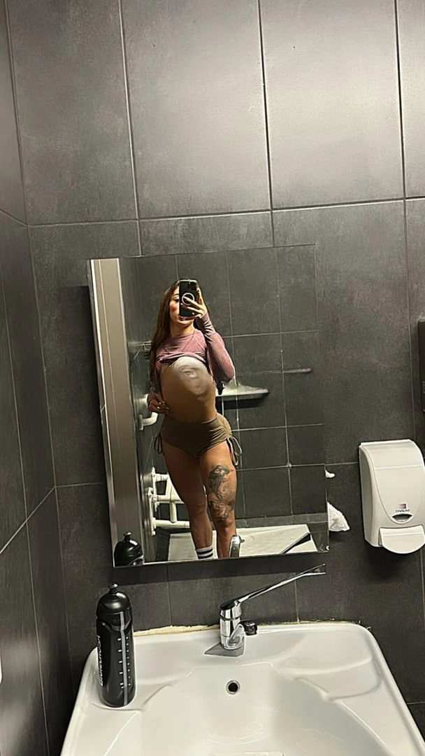 Emilly Japa — 10 / 12