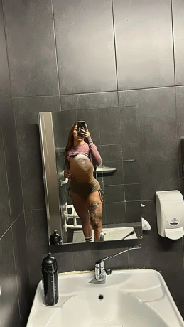 Emilly Japa — 10 / 12