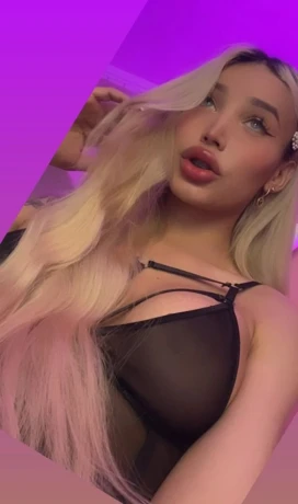 Violet Navarro — 11 / 12