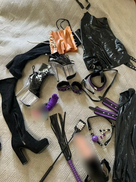 Lady Domina Jessie — 4 / 5