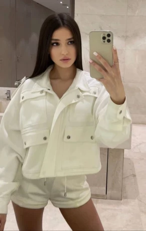 Karina — 1 / 5