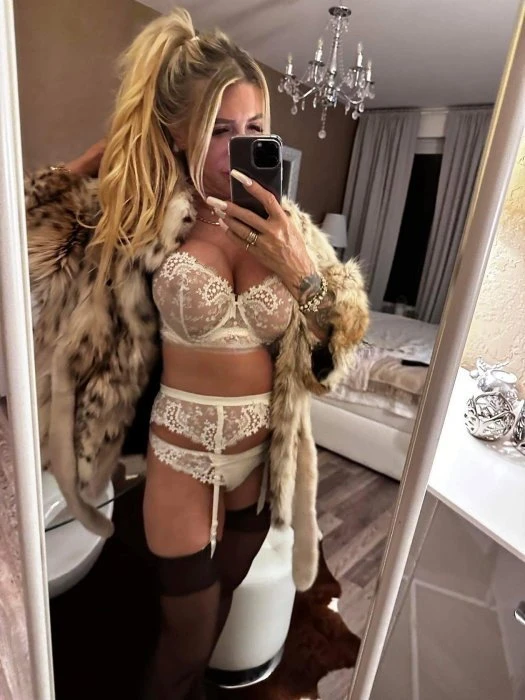 Sylvie-77 — 2 / 5