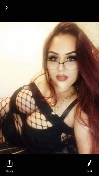 Vanessa — 4 / 5