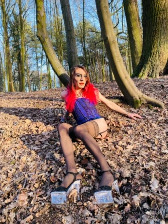 Cara Vuitton — 1 / 5