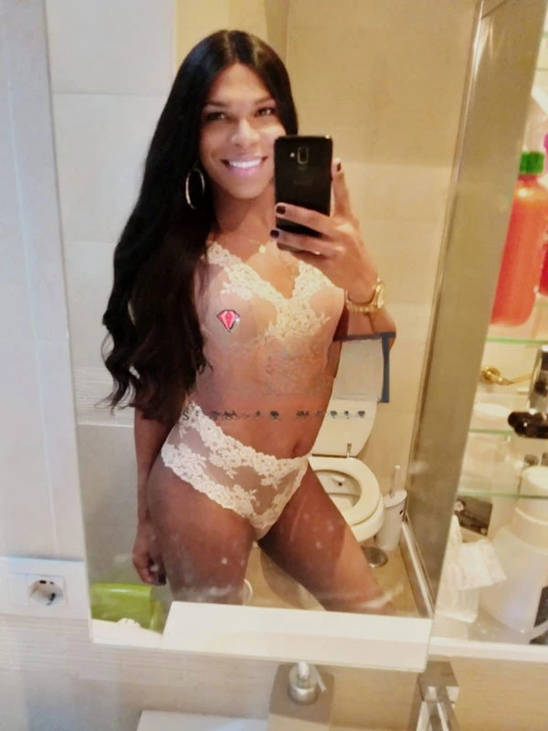 Thais Melo Top — 6 / 8