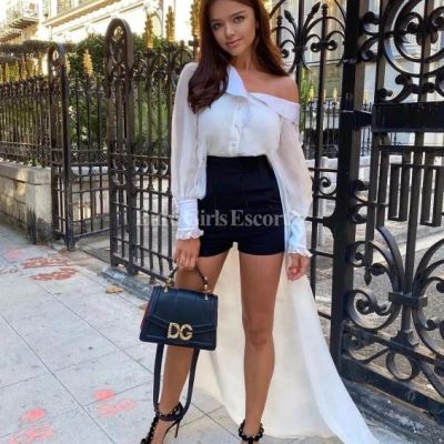 Karolina, Escort, Paris