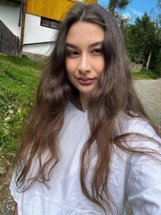 Arina — 4 / 8