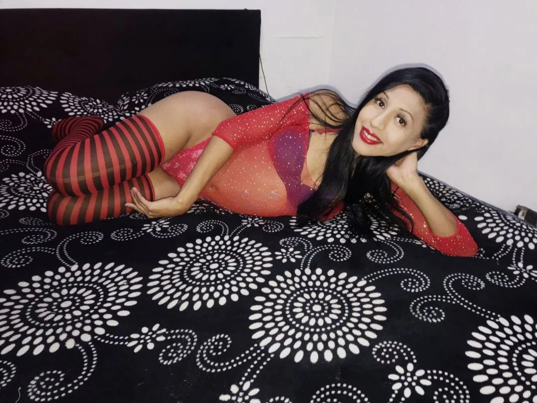 Leonela Leon — 2 / 12