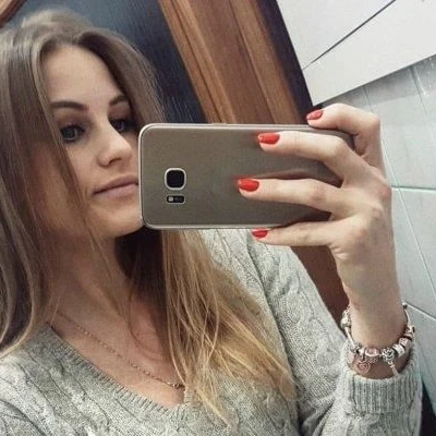 Vienetta, Escort, Prague