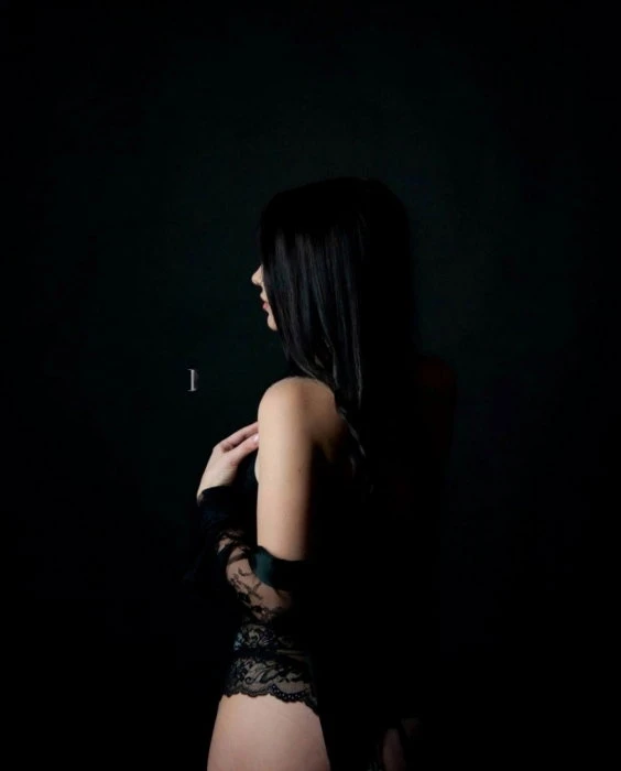 Ana Bella — 2 / 5