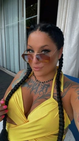 Curvy Chayenne — 12 / 17