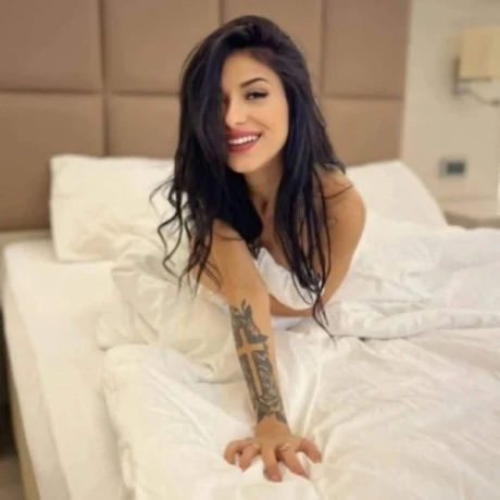 Lusi Nur Hausbesuch Und Hotel Besuch — 1 / 6