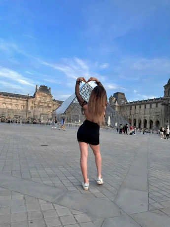 Valeria First Class — 9 / 12